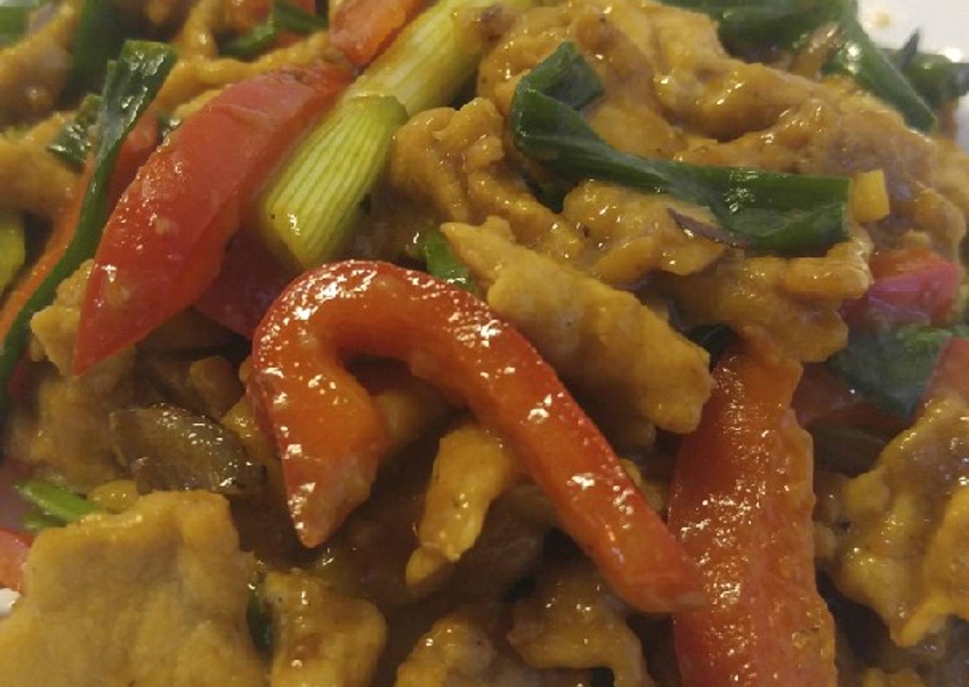 Stir fry pork ginger with red capsicum