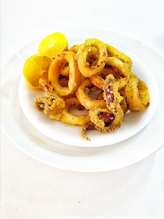 Una foto de Calamares a la romana con harina de garbanzo sin huevo