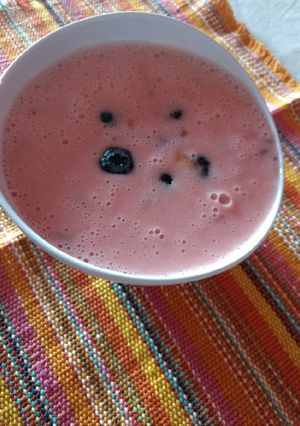 Una foto de Crema de yogourt, gelatina y frutas
