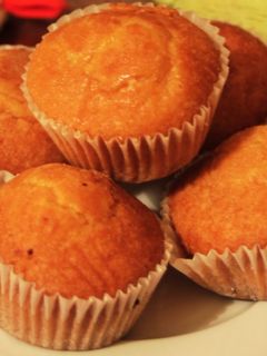 Una foto de Magdalenas de limón, para mi media naranja