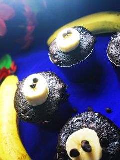 चॉकलेट बनाना मफिन् (chocolate banana muffin recipe in Hindi) रेसिपी मुख्य फोटो