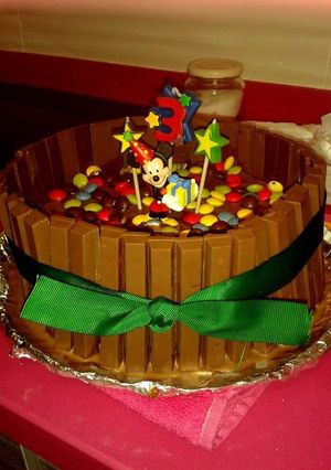 Una foto de Tarta de chocolate con KitKat