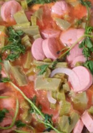 Una foto de Salchichas con nopales