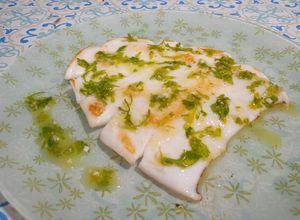 Foto principal de Sepia a la plancha con salsa verde