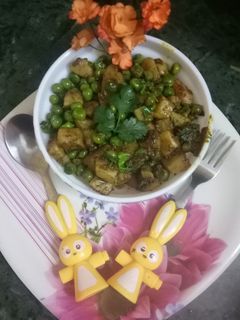 आलू मटर की सब्जी (Aloo matar ki sabzi recipe in hindi) रेसिपी मुख्य फोटो