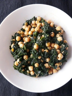 Una foto de Garbanzos con espinacas