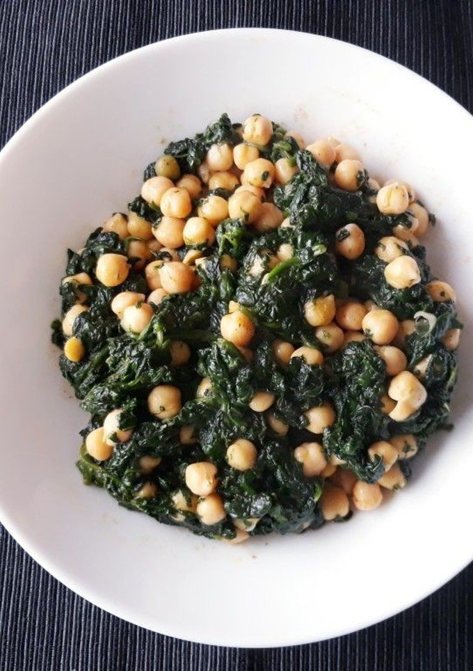 Una foto de Garbanzos con espinacas