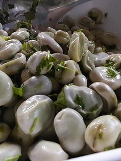 Una foto de Clásica ensalada de habas