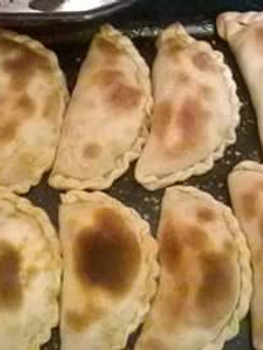 Una foto de Empanadas salteñas/porteñas 😊