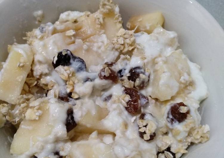 Yogurt con avena y pera