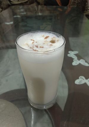 A picture of Mixed dry fruit shake.