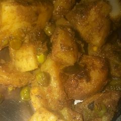 A picture of Aloo Matar.