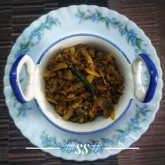 A picture of Bengali Mixed vegetables with small fish (Macher chorchori).