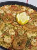 Paella cu pui și fructe de mare