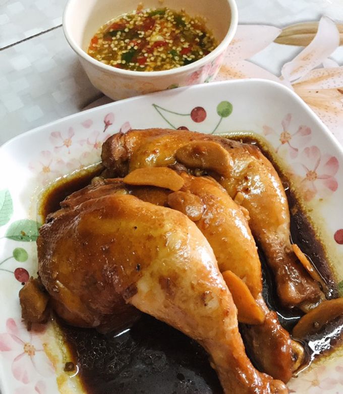 รูปของ ไก่ต้มน้ำปลา น้ำจิ้มสามรส