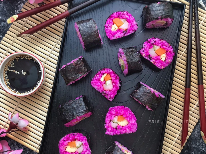 Resep Sushi Roll with Dragon Fruit Anti Gagal