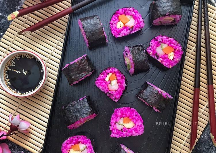 Sushi Roll with Dragon Fruit