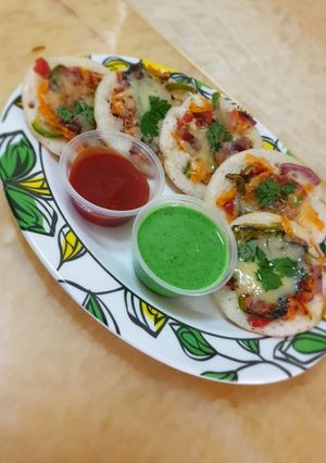 A picture of Cheesy Vegetable Uttappam.