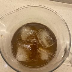 A picture of Lemon iced tea 🍋🧊.