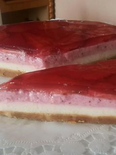 Hűsítő epres-citromos krémes sütés nélkül recept fotója