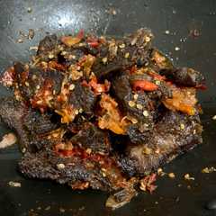 A picture of Dendeng balado.