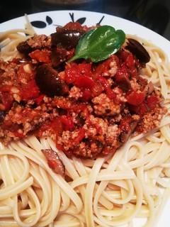 Una foto de Pasta con salsa de tomates natural