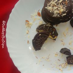 A picture of Dates Almond Chocopie.