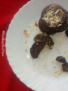 A picture of Dates Almond Chocopie.