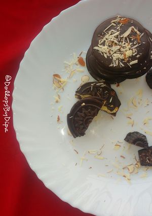 A picture of Dates Almond Chocopie.