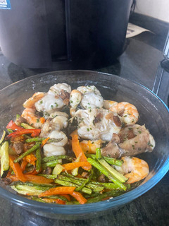 Una foto de Rape con verduras en AirFryer