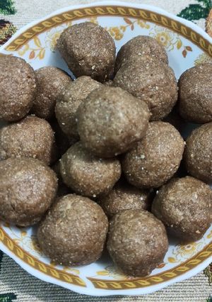 A picture of Till ladoo.