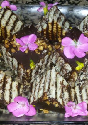 Une photo de Dessert / losanges et triangle au chocolat