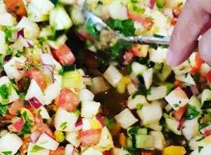 Una foto de Ceviche de Jícama 🧡