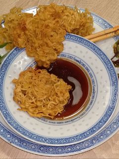 Knusprige Nudelnester mit Asiadip🏮dem besten Dip! Rezepthauptbild