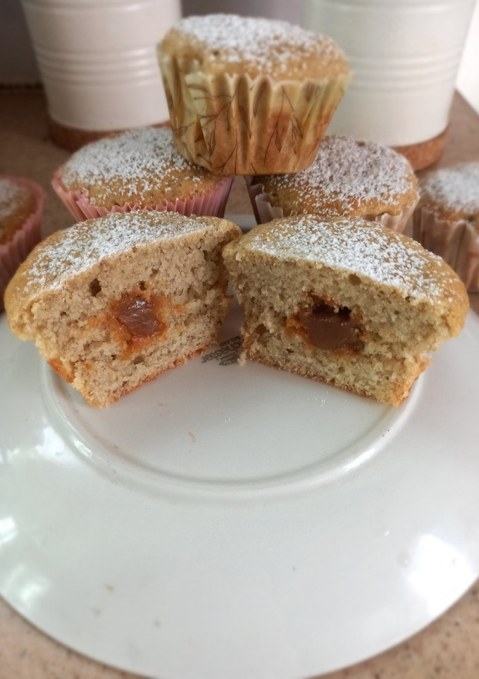 Una foto de Muffins de banana con dulce de leche 🧁