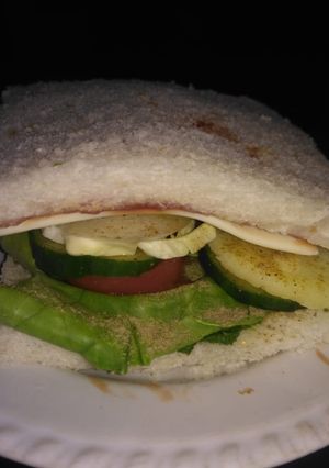 વેજિટેબલ્ સેન્ડવીચ (Vegetable Sandwich Recipe In Gujarati) રેસીપી મુખ્ય ફોટો