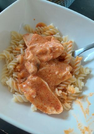 Extra krémes paprikás csirkecomb recept fotója