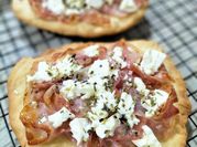 Una foto de feta de panceta