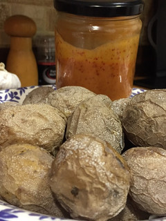 Una foto de Papas arrugadas con mojo picón casero