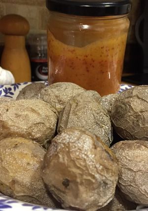 Una foto de Papas arrugadas con mojo picón casero