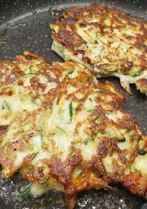 Cukkinis csirketócsni recept fotója