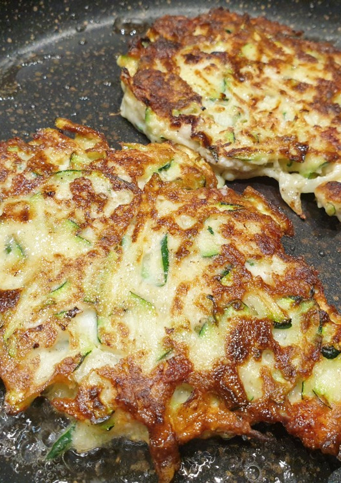 Cukkinis csirketócsni recept fotója