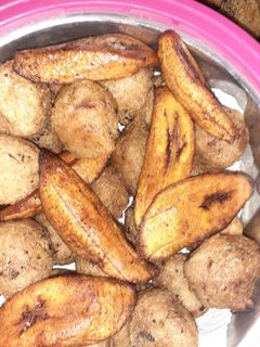 Yam balls and plantain ainihin hoton girkin
