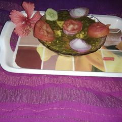 A picture of Palak paneer.