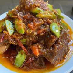 A picture of Sambel Goreng Daging Pete.