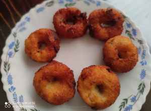 A picture of Leftover Rice Pakoda.