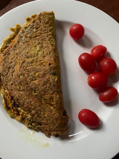 Una foto de OMELETTE de QUINOA Y ZANAHORIAS (muy nutritivo)