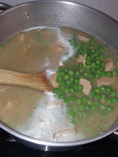 Una foto de Guisantes con pollo