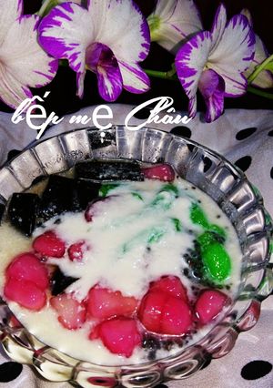 Hình của món Chè sương sáo, bánh lọt, củ năng cốt dừa.