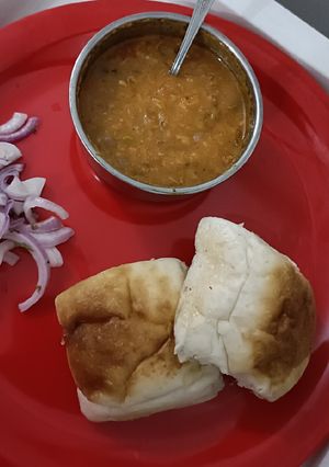 A picture of Pav bhaji.